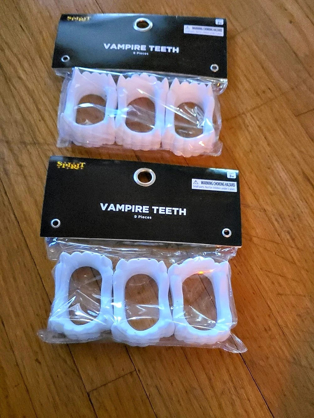 Spirit Halloween Vampire Teeth 9-Piece Pack White